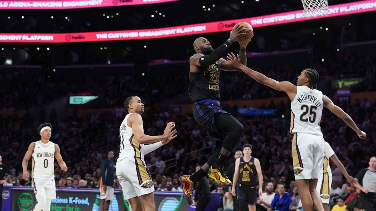 开云体育-詹姆斯在湖人取得自2009年以来成就后反问记者：我们取得了进步吗