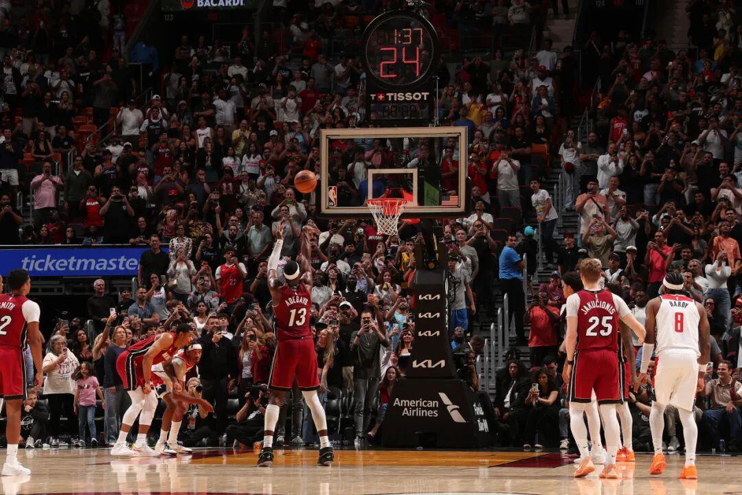 狂砍83分！阿德巴约打破科比单场得分纪录，成历史第二人！队友帮助+对手成全，让纪录之夜争议不小！